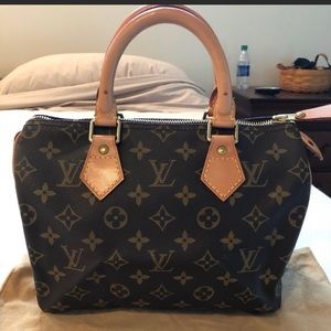 Beautiful authentic LV Speedy 25